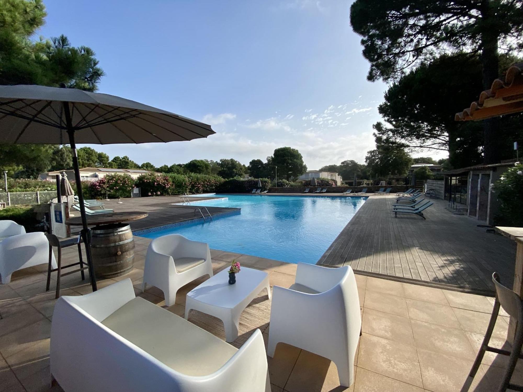 Fiori Di Cala Rossa Residence Hoteliere Lecci Ngoại thất bức ảnh