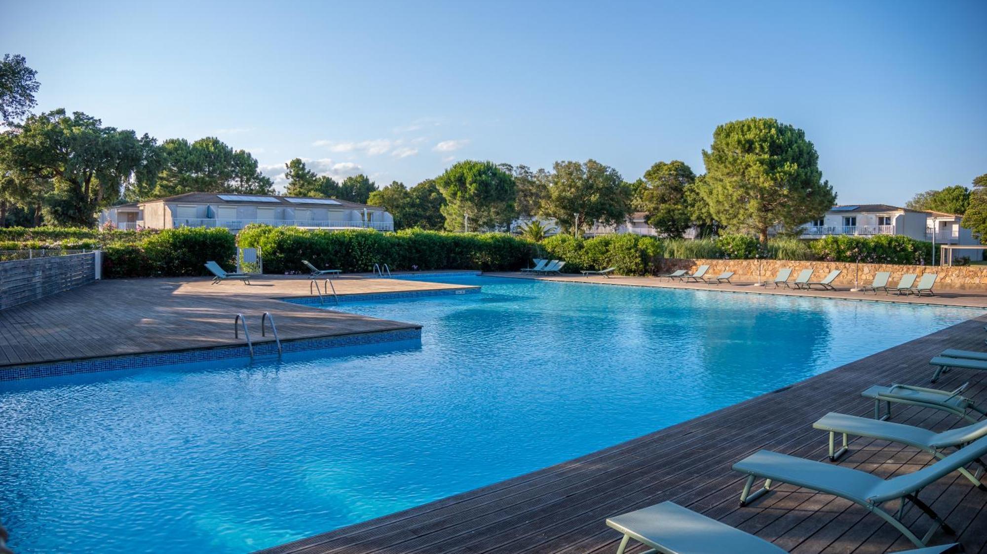 Fiori Di Cala Rossa Residence Hoteliere Lecci Ngoại thất bức ảnh