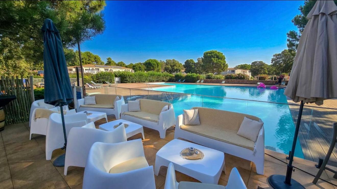 Fiori Di Cala Rossa Residence Hoteliere Lecci Ngoại thất bức ảnh